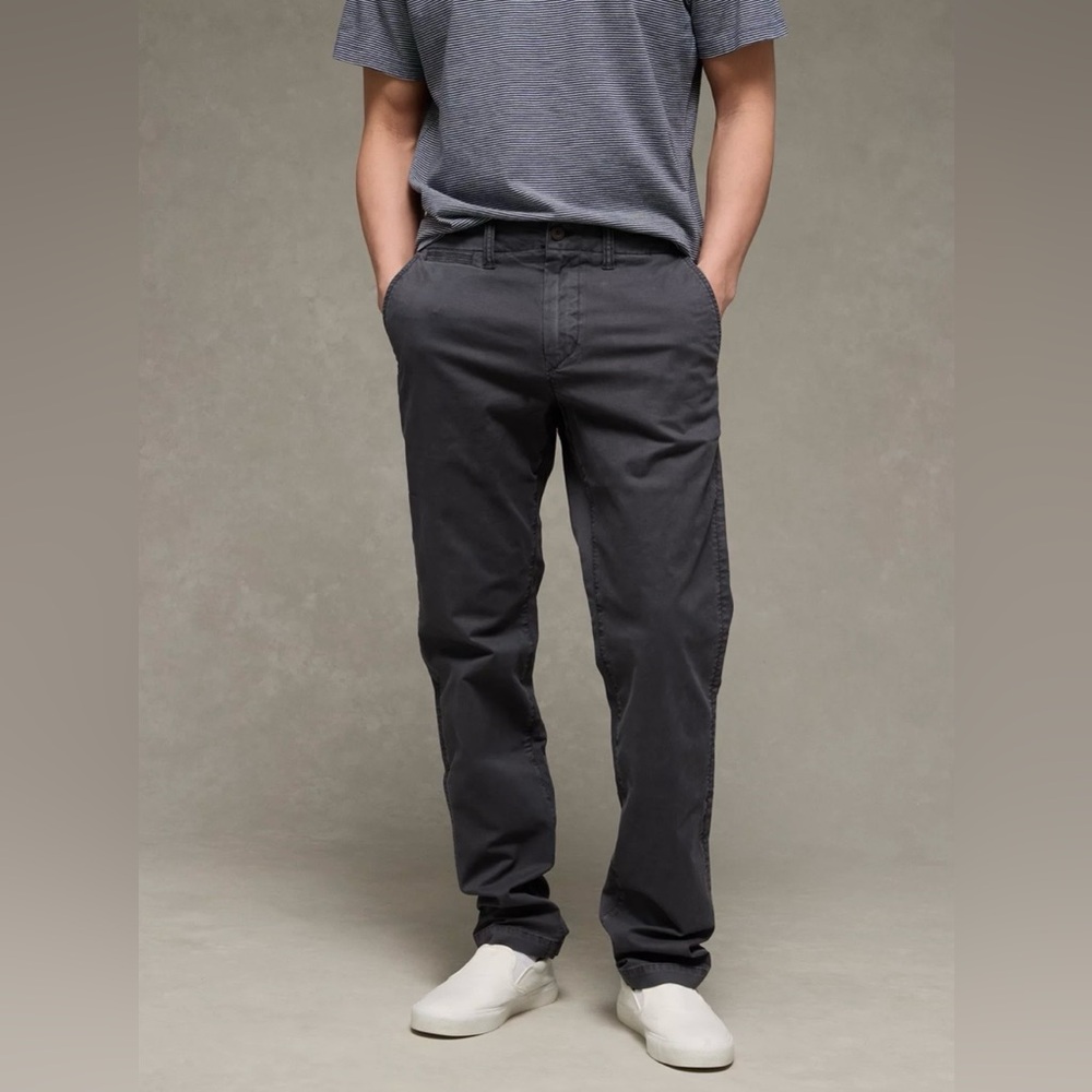 American Eagle Straight Lived-in Khaki Pants - Basic Navy